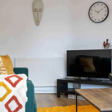 Ferienhaus 3-bed-patchway-self-check-in-parking-wi-fi-sleeps 5