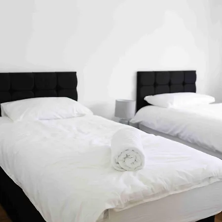 3-bed-patchway-self-check-in-parking-wi-fi-sleeps 5 Bristol