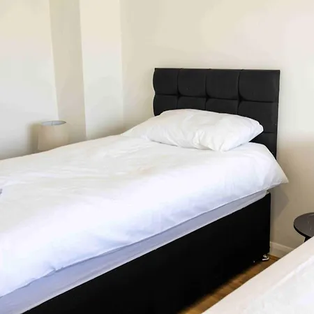 3-bed-patchway-self-check-in-parking-wi-fi-sleeps 5 Ferienhaus *